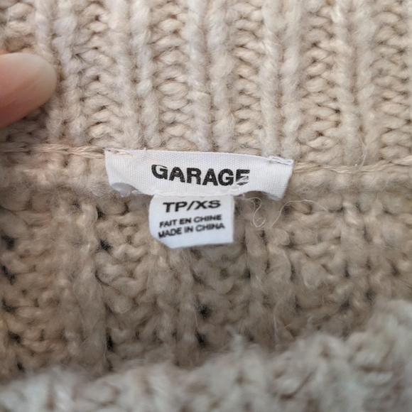 Garage cropped fuzzy cream sweater - Picture 3 of 3